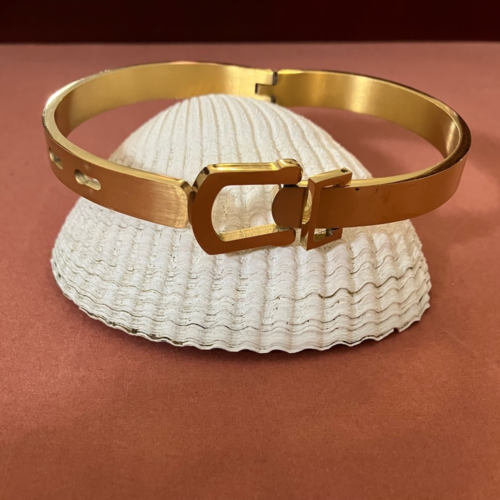 Elegant Gold Stainless Steel Buckle Bangle Adjustable - Picture 2 of 4